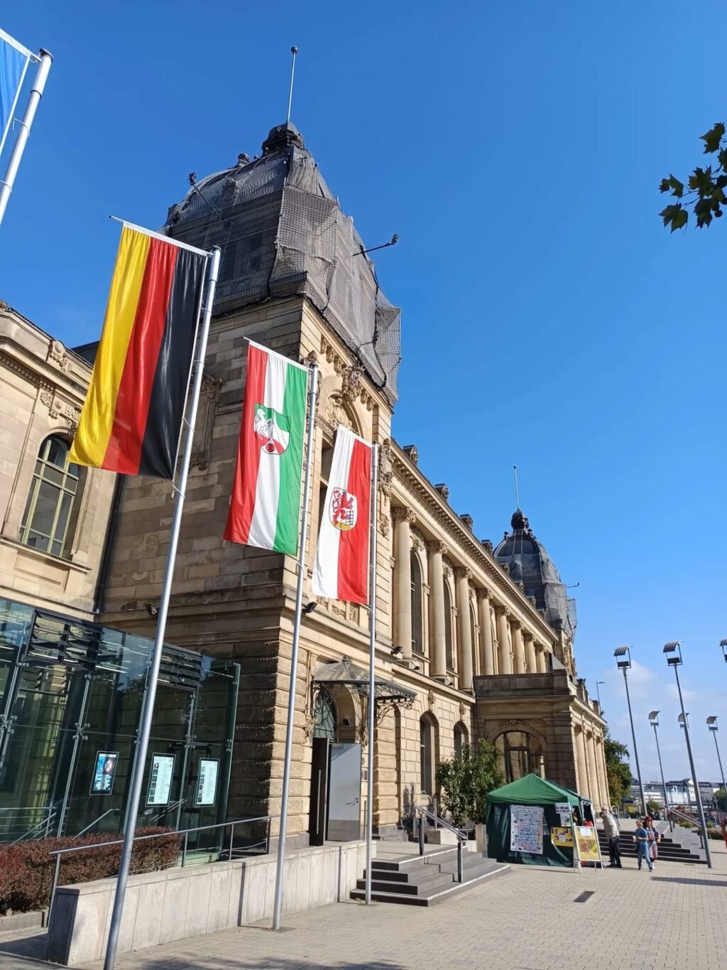 Instagram post from la.royal.tango. This post is in position 11.