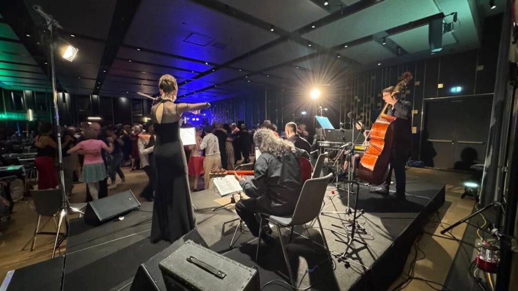 Instagram post from la.royal.tango. This post is in position 0.