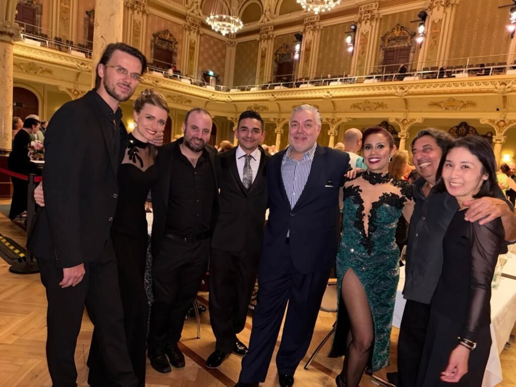 Instagram post from la.royal.tango. This post is in position 8.