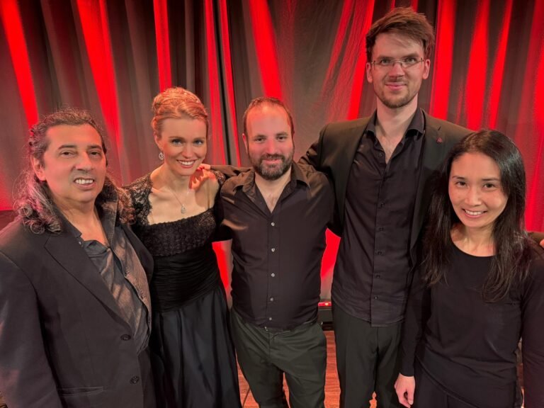 Instagram post from la.royal.tango. This post is in position 7.