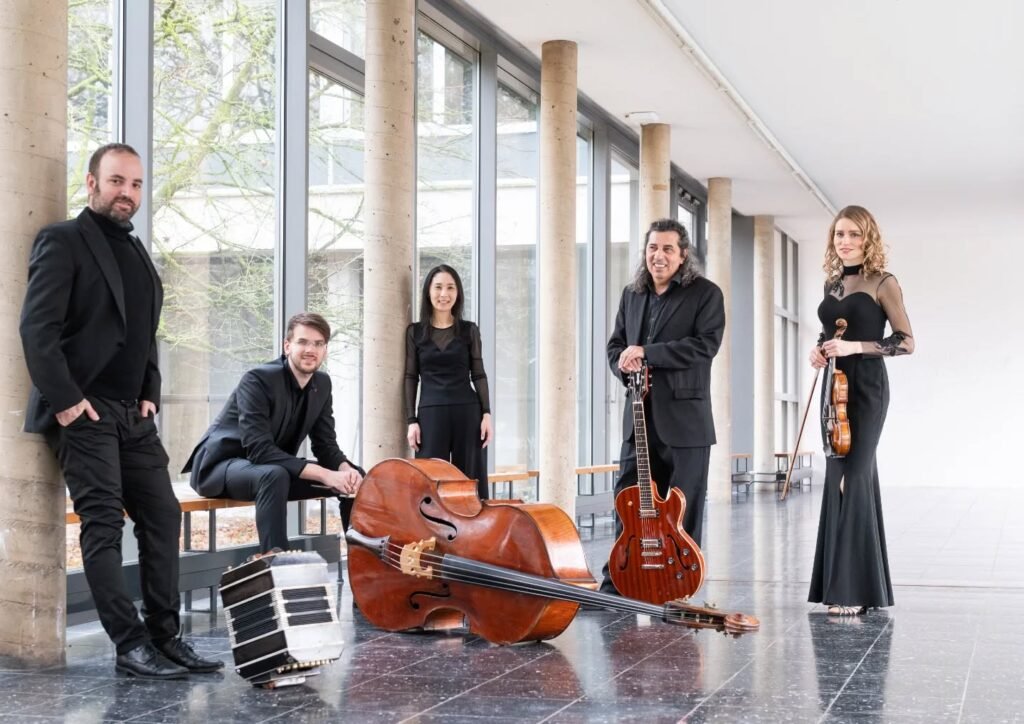 Instagram post from la.royal.tango. This post is in position 1.