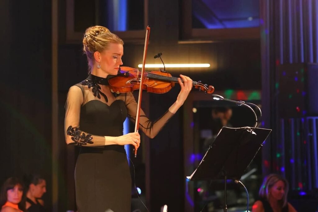 Instagram post from la.royal.tango. This post is in position 4.