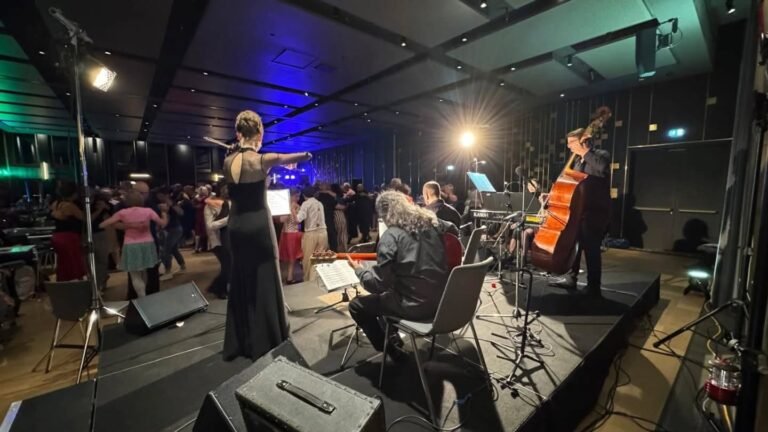 Instagram post from la.royal.tango. This post is in position 2.