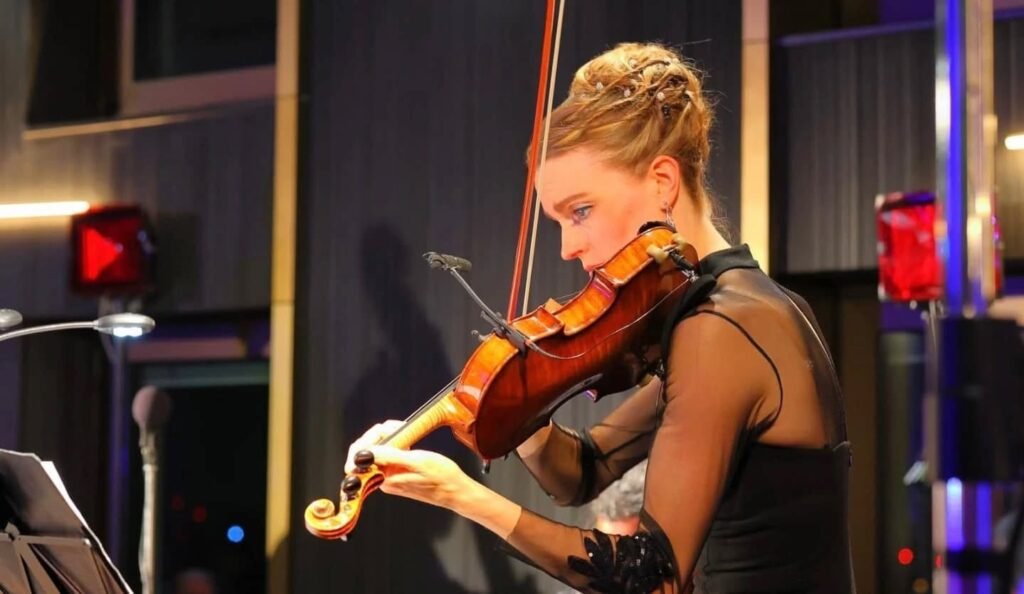 Instagram post from la.royal.tango. This post is in position 11.