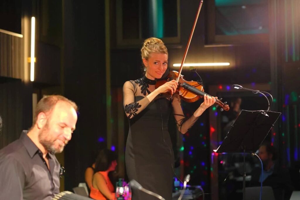 Instagram post from la.royal.tango. This post is in position 15.